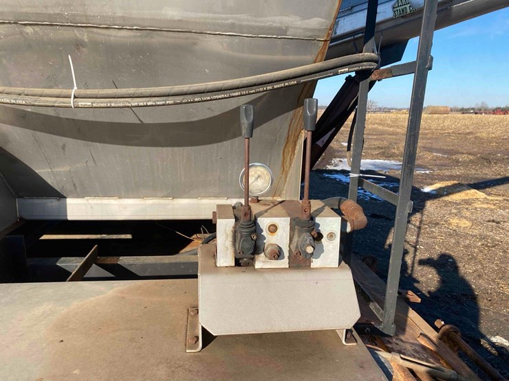 adams-ss-fertilizer-bed-image-17