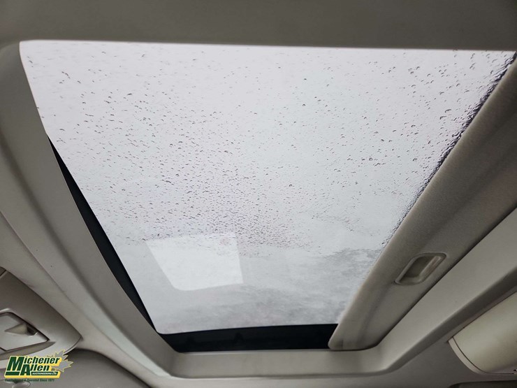 2009-chrysler-town-&-country-image-18