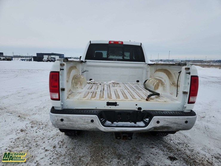 2017-ram-2500-hd-image-7