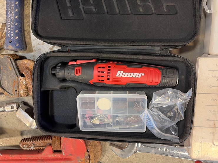 assortment-of-power-&-hand-tools-image-7