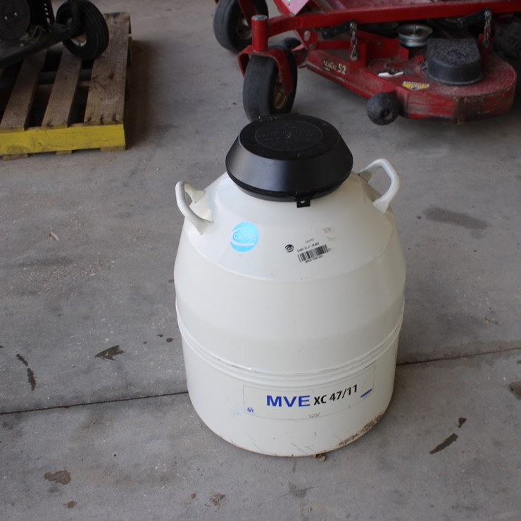 #1035 • Livestock Semen Tank