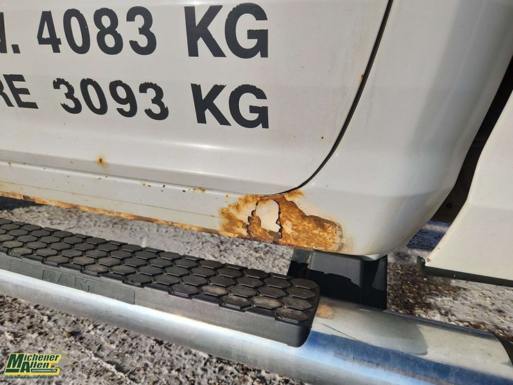 2014-ram-2500-slt-image-43