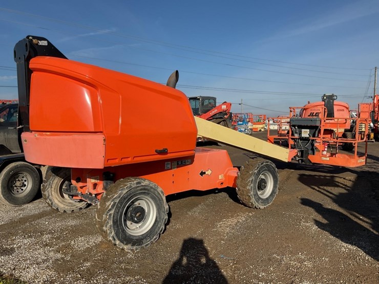 2015-jlg-400s-image-4