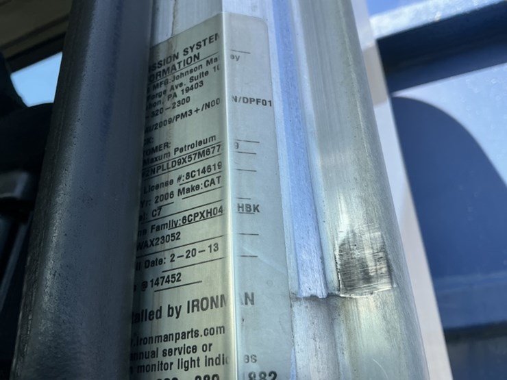 2007-peterbilt-335-image-22