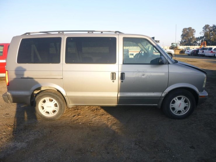 2004-gmc-safari-image-7