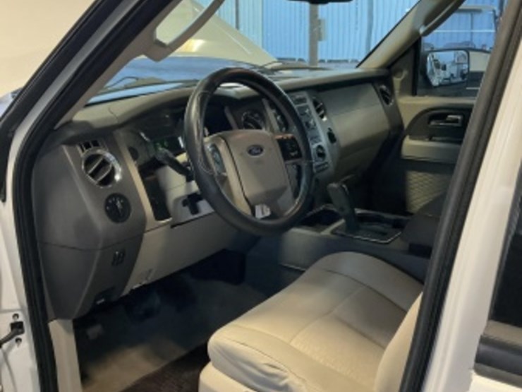 2014-ford-expedition-image-22