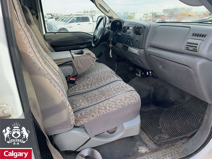 2006-ford-f550-image-22