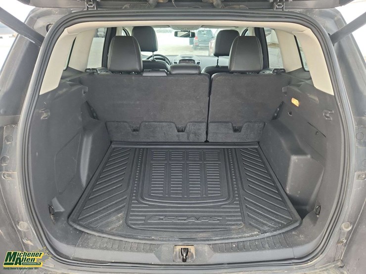 2013-ford-escape-sel-image-16