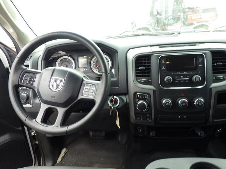 2016-dodge-1500-image-9