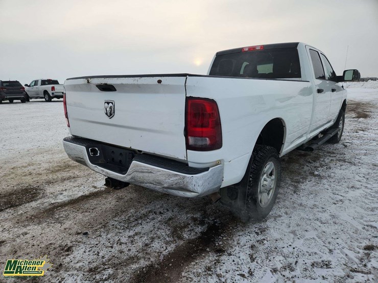 2016-dodge-2500-image-4