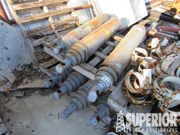 (1-219)-(7)-custom-hoist-74-4429-139-4-stage-hyd...-image-1