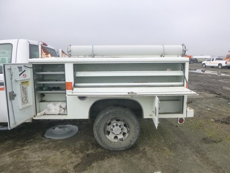 2009-chevrolet-3500hd-image-13