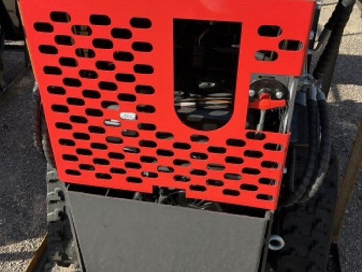 2025-agt-ysrt14-skid-steer-image-9