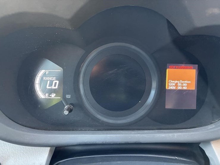 2014-toyota-rav4-image-16