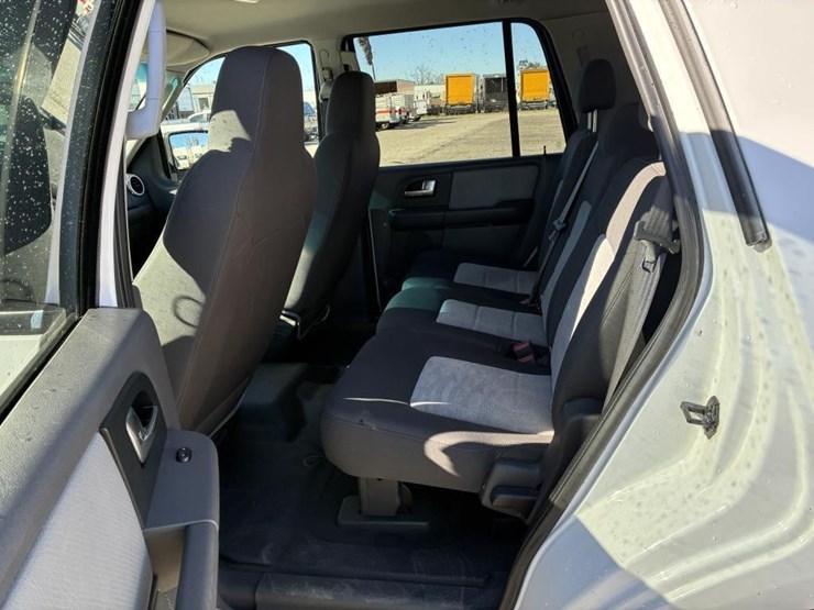 2003-ford-expedition-xlt-image-10
