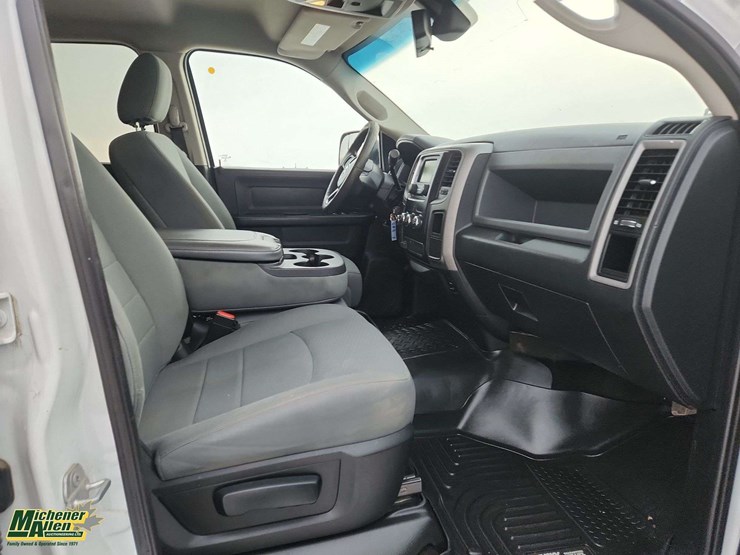 2016-dodge-2500-image-19