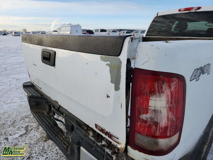 2011-gmc-sierra-3500hd-image-64