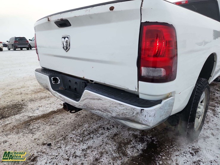 2016-dodge-2500-image-46