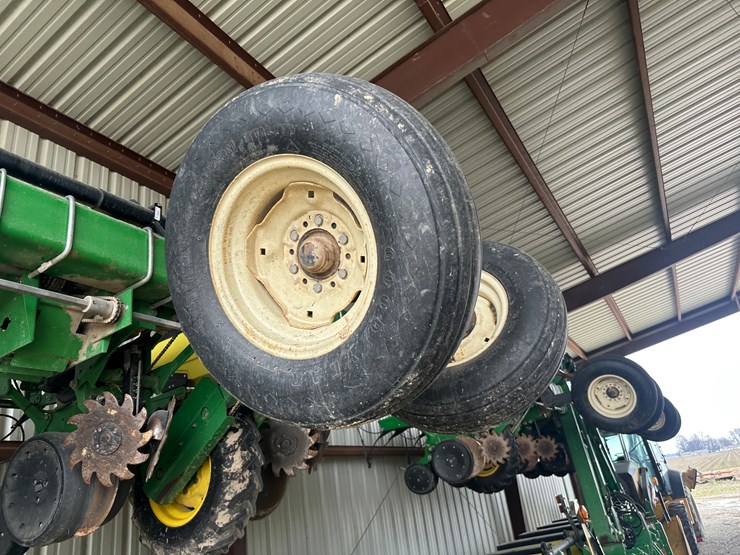 john-deere-1725-image-18