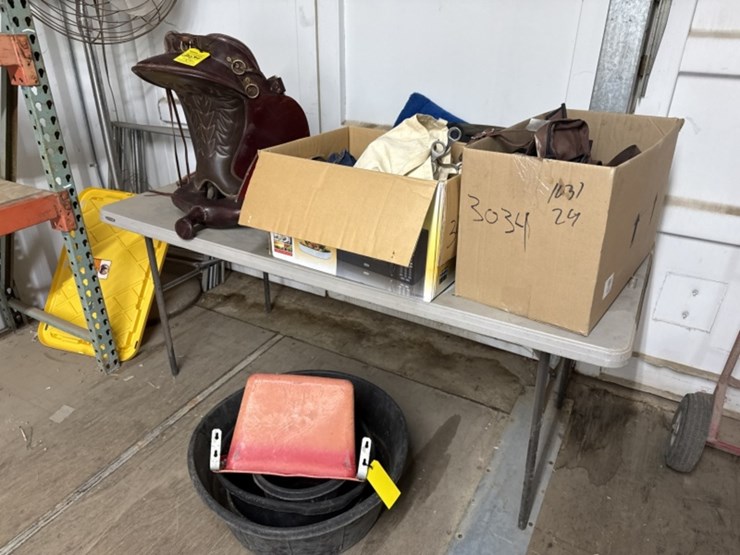 large-lot-of-asst-equine-equipment-image-2