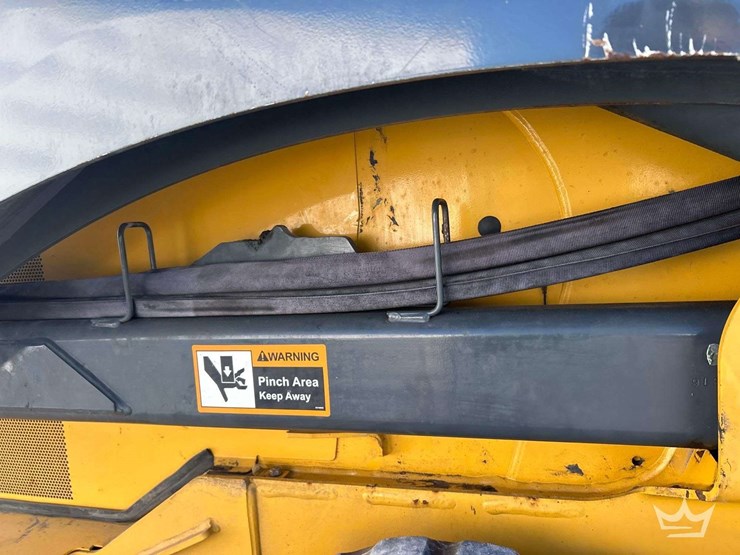 2020-deere-333g-image-11