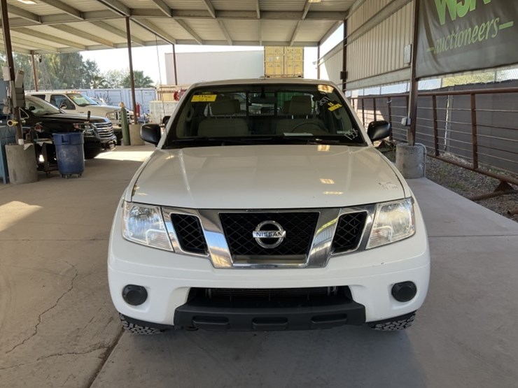 2017-nissan-frontier-image-3