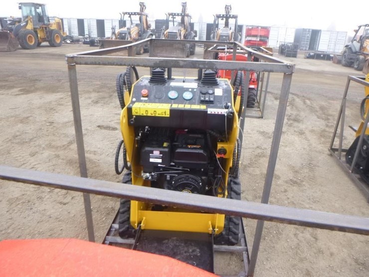 2025-agt-mx-mrt14-skid-steer-track-loader-image-6