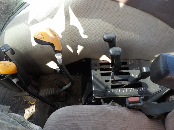 2010-john-deere-5083e-image-25