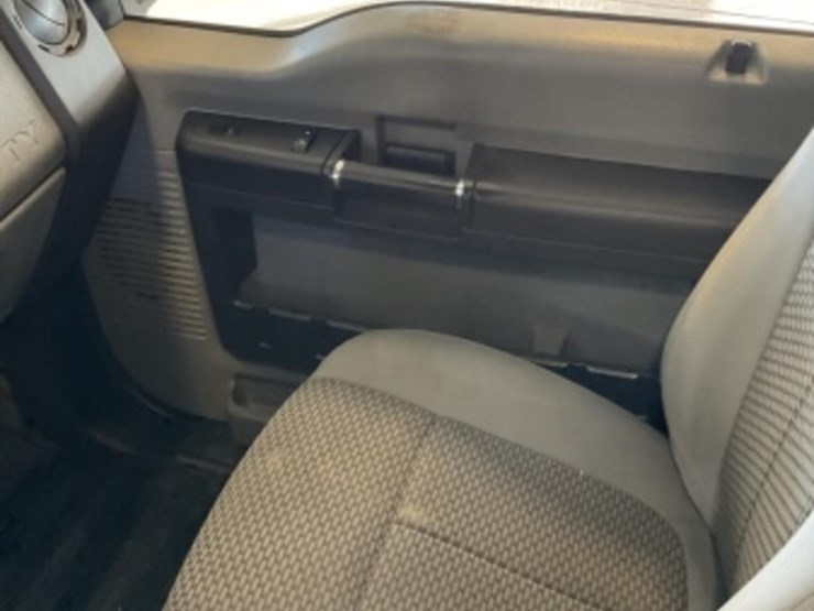 2015-ford-f550-image-22