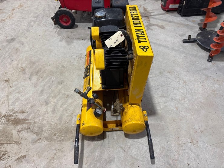 titan-industrial-air-compressor-image-2