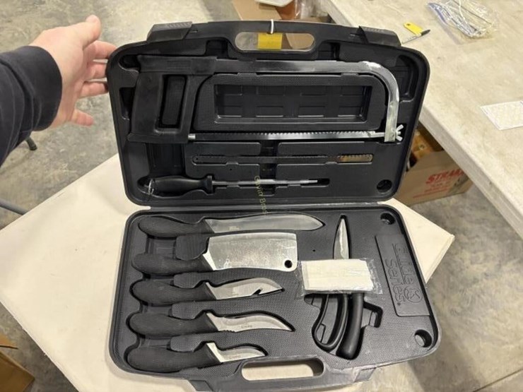 guide-series-butchering-set-image-1