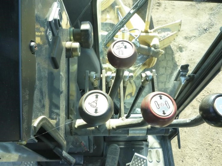 2006-komatsu-gd555-3c-image-12