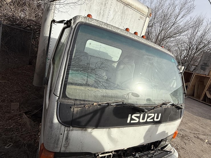 2000-isuzu-npr-image-13