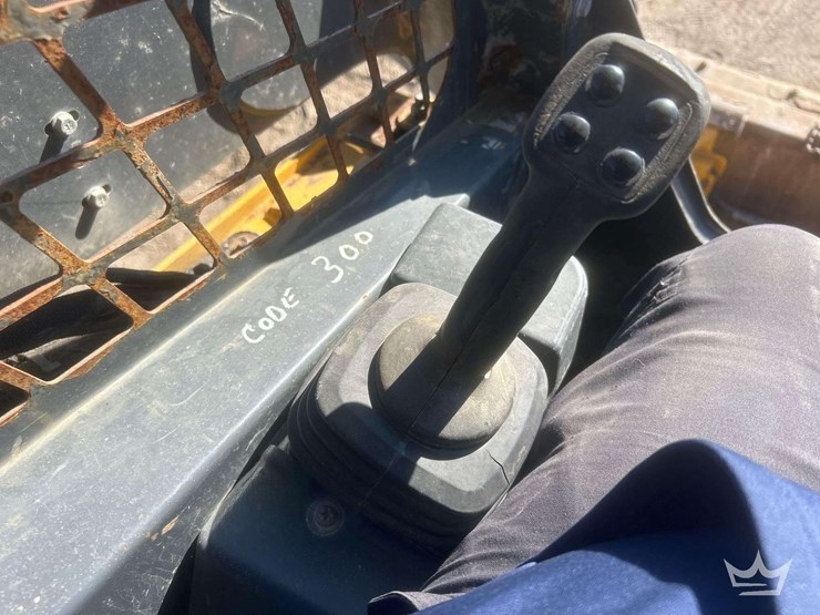 2018-deere-331g-image-15