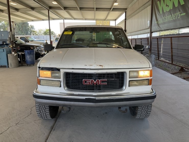1998-gmc-sierra-2500-image-3