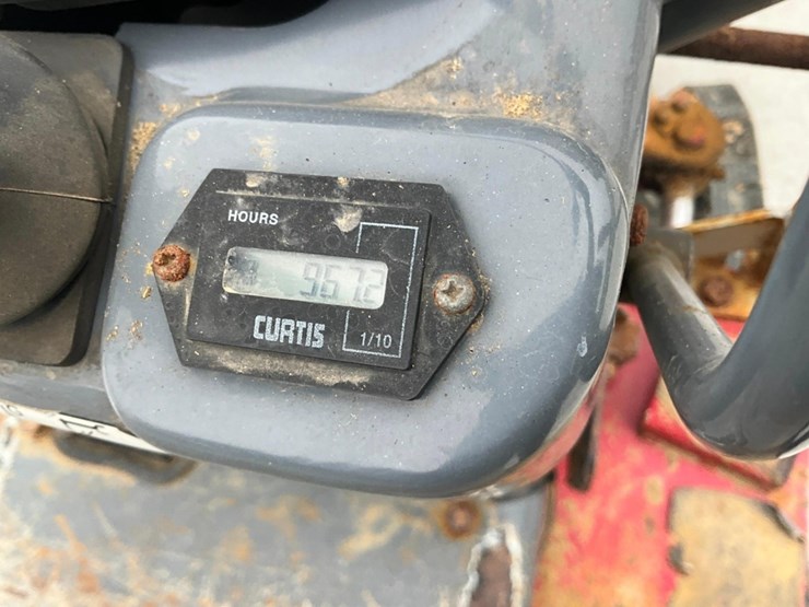 2009-takeuchi-tb108-image-6