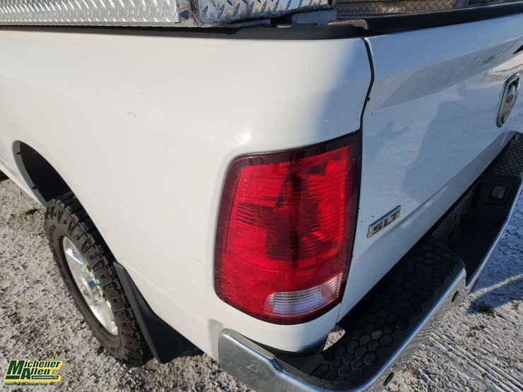 2014-ram-2500-slt-image-42