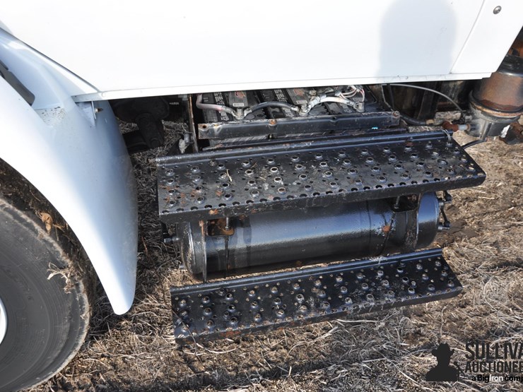 2004-international-durastar-4400-image-12