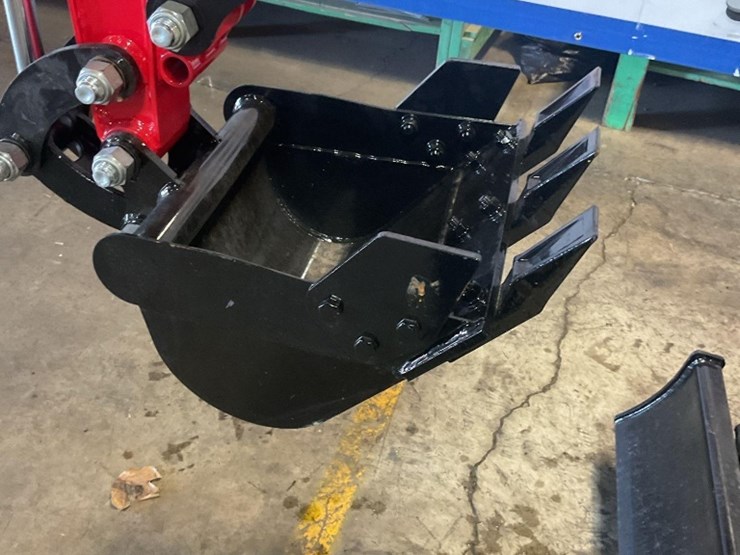 (inv.50032)-2025-miva-va13c-mini-excavator,-13.5-hp-gas-engine,-aux.-hydraulics,-has-broken-glass-image-12