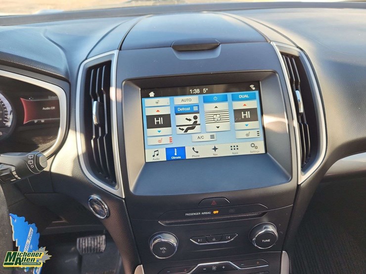 2017-ford-edge-sel-image-23