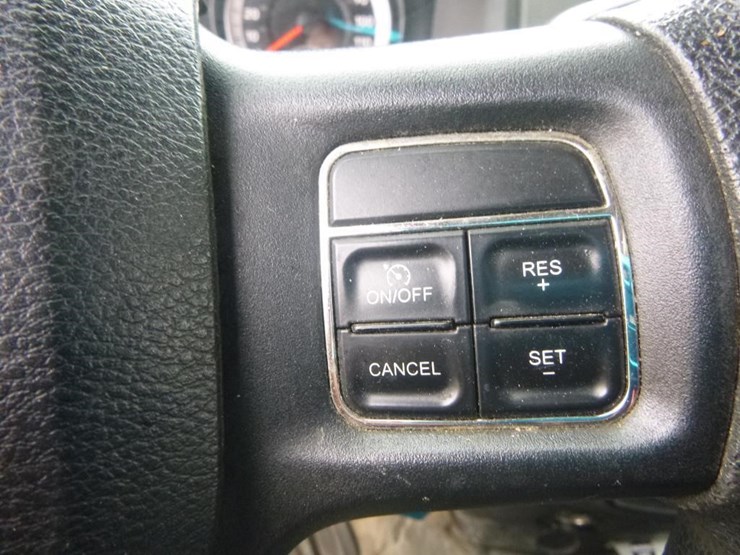 2014-dodge-1500-image-21