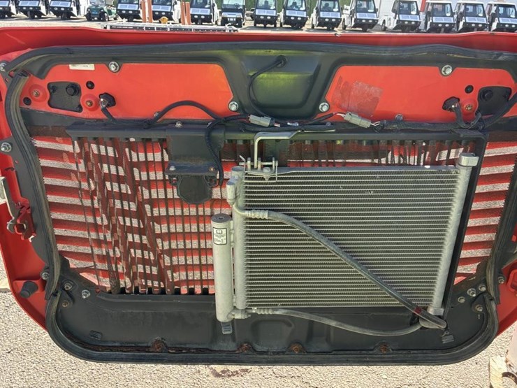 2021-bobcat-t64-image-21