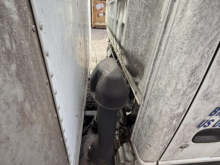 2000-isuzu-npr-image-17