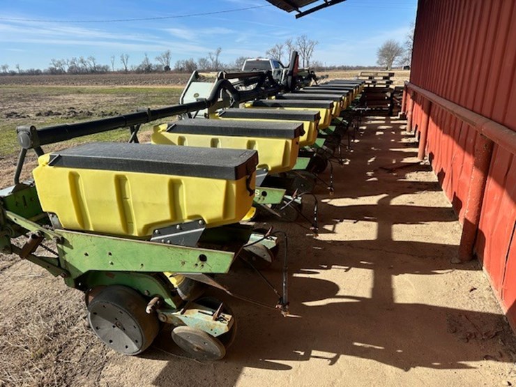 12-john-deere-12-image-2