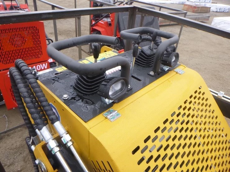 2025-agt-mx-mrt14-skid-steer-track-loader-image-14