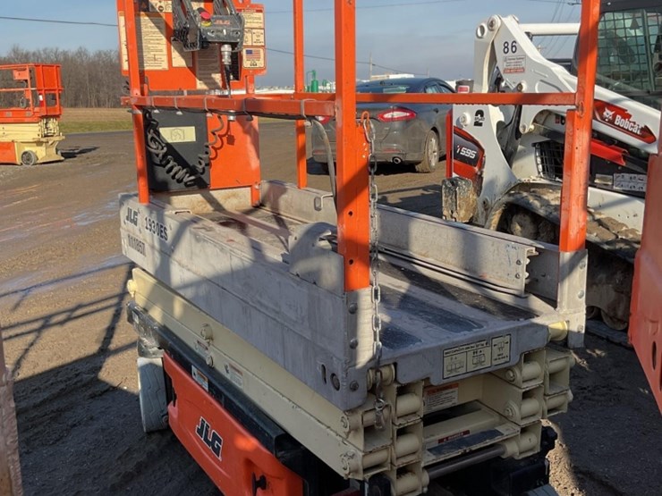 2011-jlg-1930es-image-4