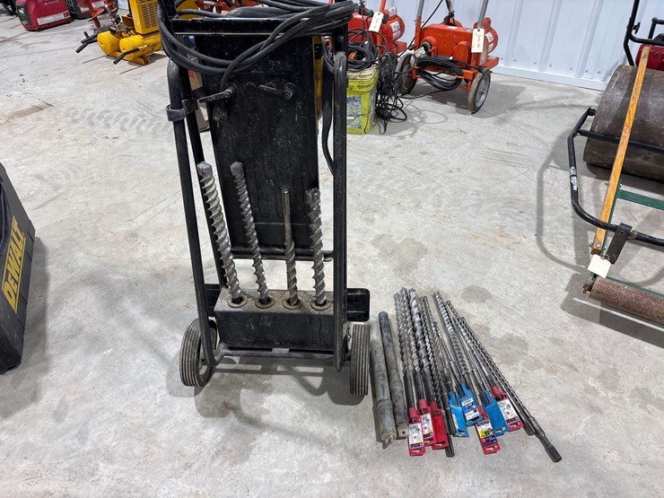 dewalt-d25901-demolition-hammer-image-2