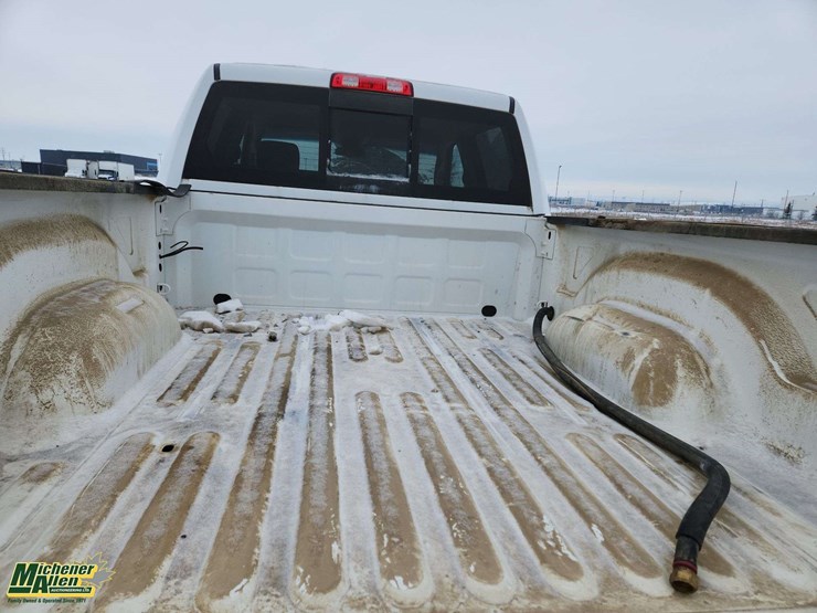 2017-ram-2500-hd-image-16