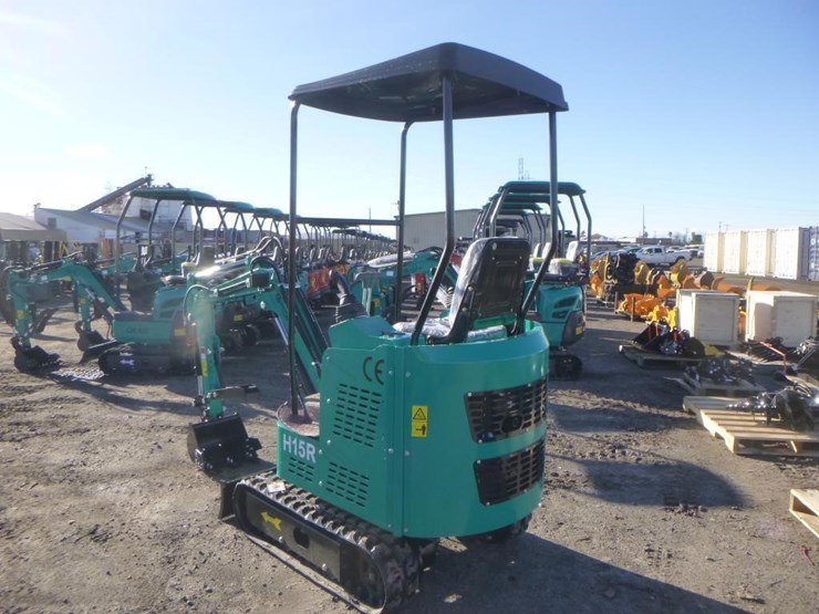 2025-agt-h15r-hydraulic-excavator-image-4