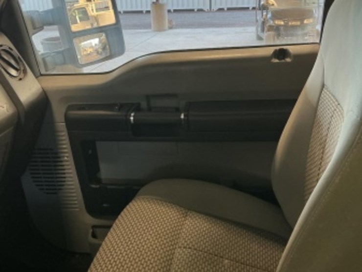 2016-ford-f350-image-21